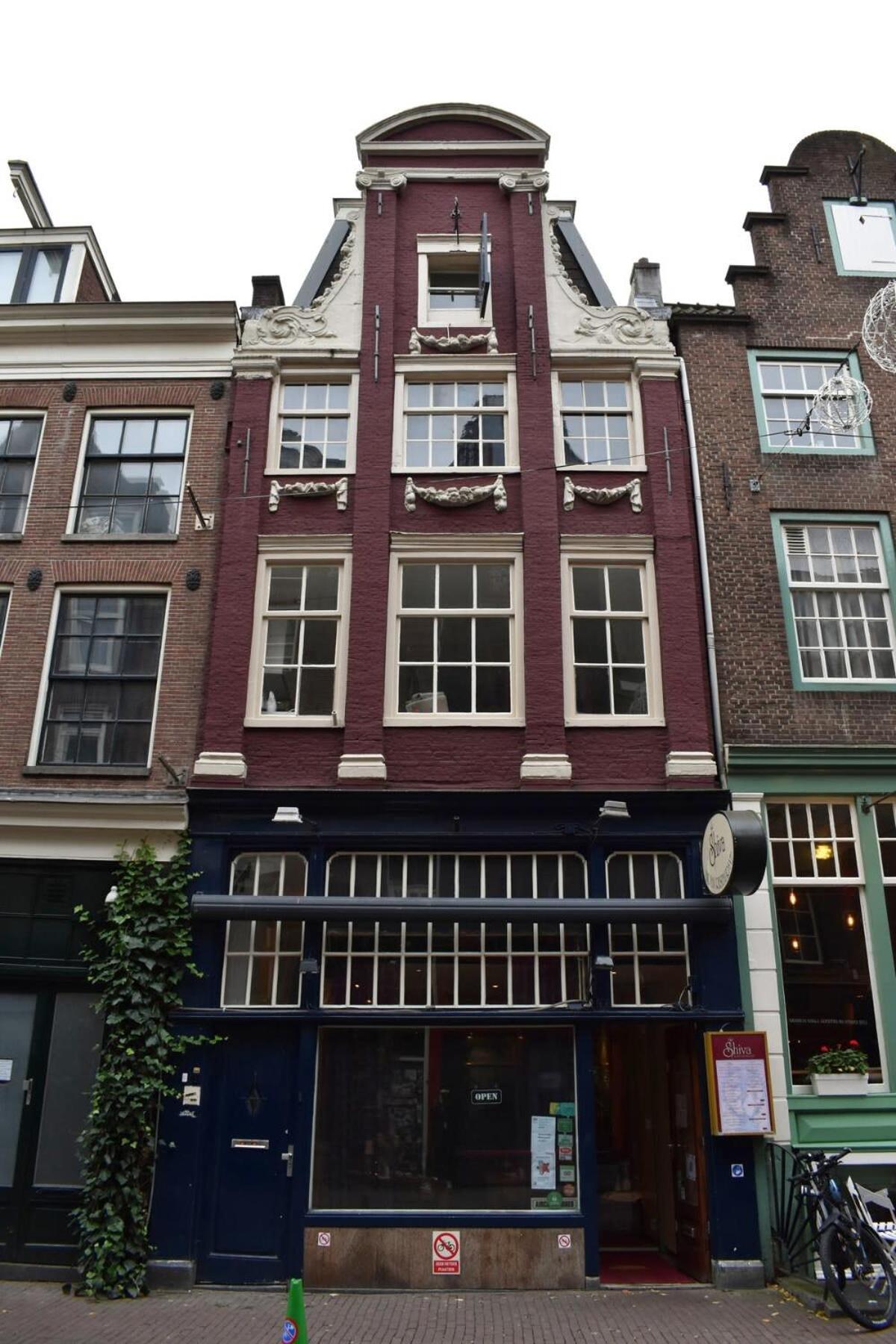 Rembrandtplein House A Acomodação com café da manhã Amesterdão Exterior foto